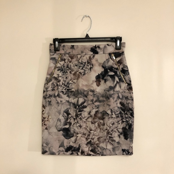 Floral H&M Pencil Skirt - Picture 1 of 4